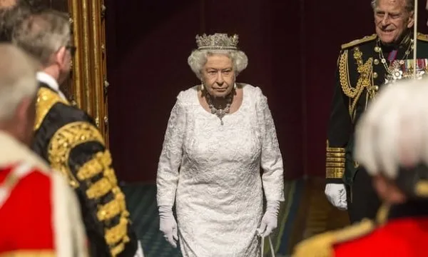 Ece Temelkuran'dan Kraliçe Elizabeth'e Erdoğan mektubu-1