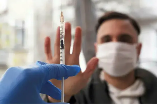 Aşı karşıtlarını bir kez daha düşündürecek haber: Aşısızların hayatını kaybetme oranı 32 kat daha fazla