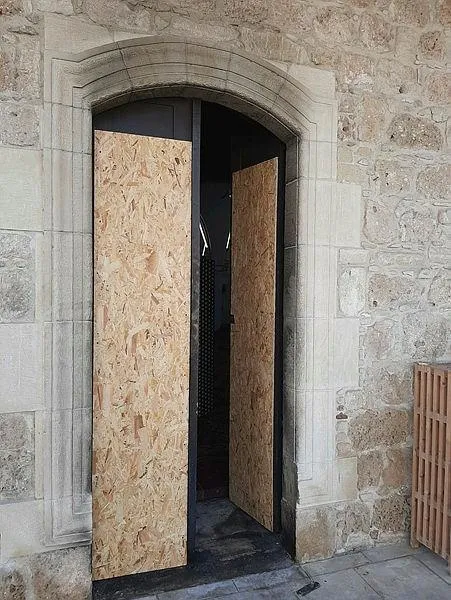 rum-kesimindeki-larnaka-buyuk-camisine-saldiri-kktcden-tepki-ustune-tepki-1638723201405.jpeg Rum kesimindeki Larnaka Büyük Camisi'ne saldırı! KKTC'den tepki üstüne tepki-1