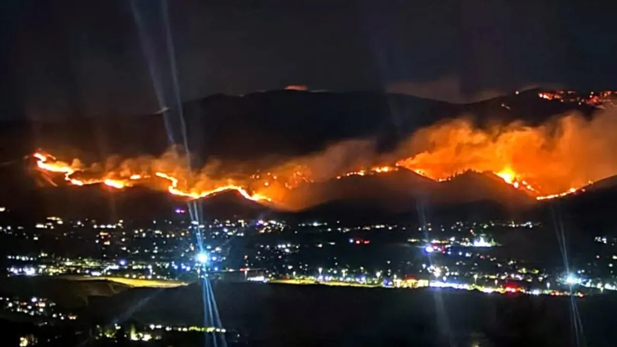 ABD'de Nevada eyaletinde yangın: 42 bin kişi tahliye emri