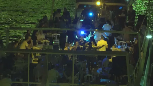 son-dakika-istanbul-valiligi-yeni-koronavirus-tedbirlerini-duyurdu-dugun-nikah-konser-1599848097497.jpg Son dakika: İstanbul Valiliği yeni koronavirüs tedbirlerini duyurdu! Düğün, nikah, konser...-2