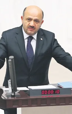 Geri planda görev alacaklar