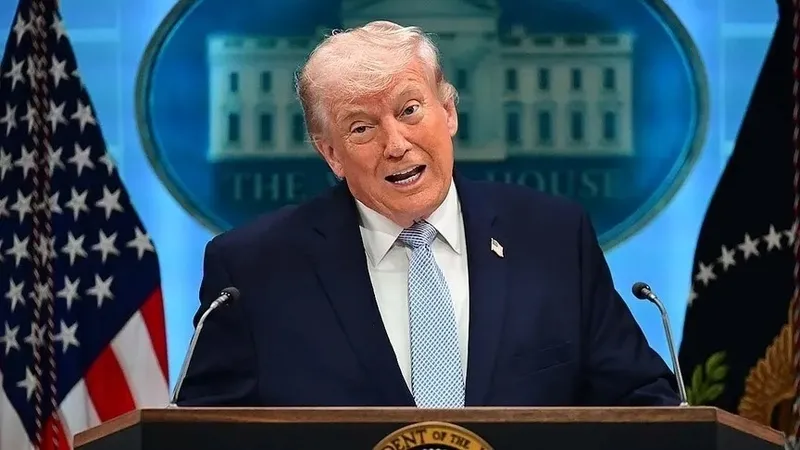 hurmuzde-abluka-soku-trumpin-20-saatlik-muzakere-karari-sonrasi-petrolde-102-dolar-sinirini-astirdi-1776078214445.jpeg Hürmüz'de abluka şoku: Trump'ın 20 saatlik müzakere kararı sonrası petrol fiyatları 102 doları aştı!-6