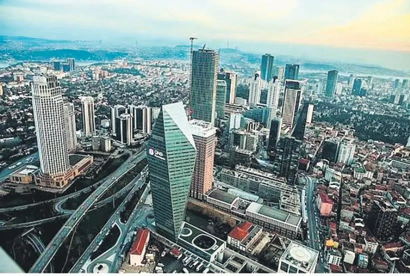 Gökdelenler şehri yakıyor