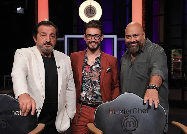 Masterchef Somer Sivrioğlu Mehmet Yalçınkaya kanlı bıçaklı oldu Danilo Zanna gidicekti o gidiyor! Araya para girdi 'ya o ya ben'-9