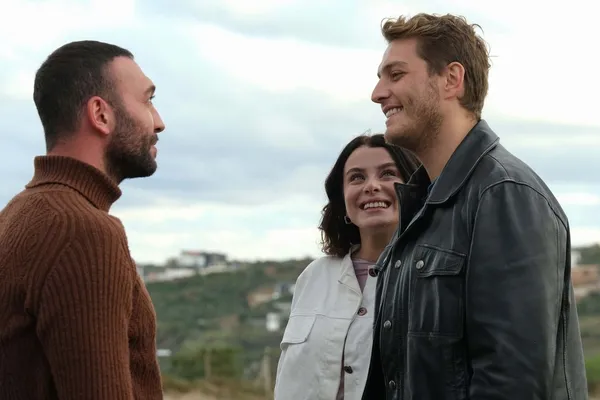 ates-kuslari-31-bolum-3-fragmani-nefes-kesti-her-seye-bastan-baslasak-olmaz-mi-1700142213295.jpg Ateş Kuşları 31. bölüm 3. fragmanı nefes kesti: Her şeye baştan başlasak olmaz mı?-6
