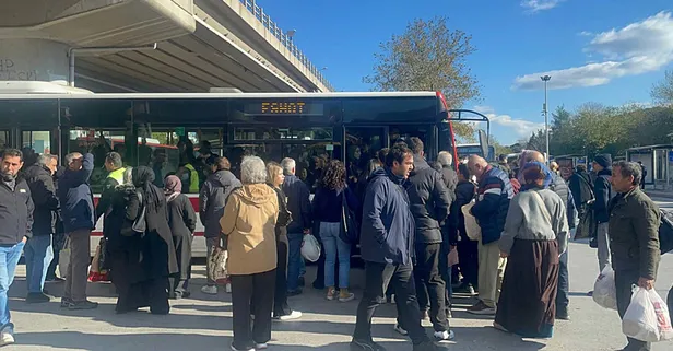 CHP'li İzmir BB'nde metro vagonu raydan çıktı! Yolcular panik yaşadı