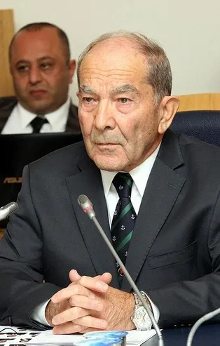 Hilmi Özkök FETÖ'cüler hakkındaki mahkeme kararlarını yok saydı!