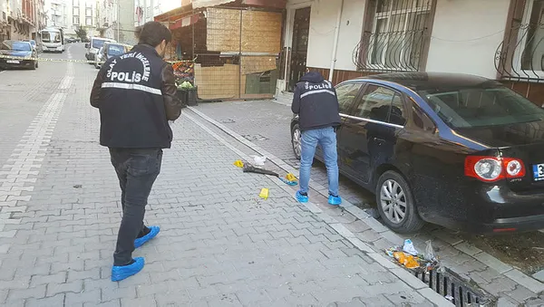 1581326136596.jpg Esenyurt'ta silahlı dehşet! Sevgilisini vurdu başında bekledi-2