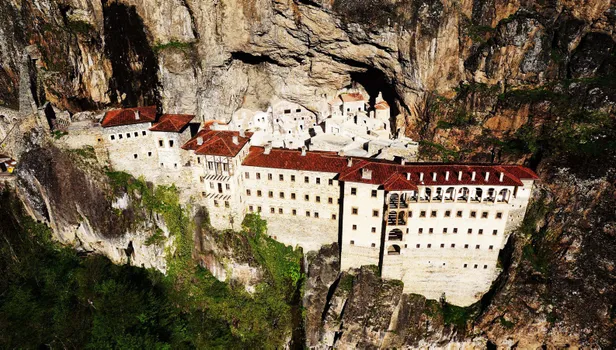 Sümela Manastırı yeniden ziyarete açılıyor