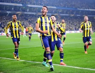 Fener Rusları sahaya gömdü