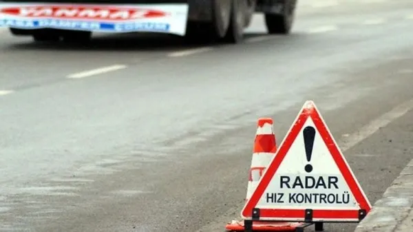 radari-gorur-gormez-frene-basmak-surucuyu-kurtaramayak-1617463585695.jpg Radarı görür görmez frene basmak sürücüyü kurtaramayacak-2