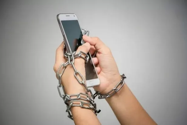 telefonda-en-uzun-vakit-gecirilmesini-saglayan-uygulamalar-aciklandi-bagimliliginin-sebebi-bildirimler-degil-1606389079381.jpeg Telefonda en uzun vakit geçirilmesini sağlayan uygulamalar açıklandı! Bağımlılığının sebebi...-2