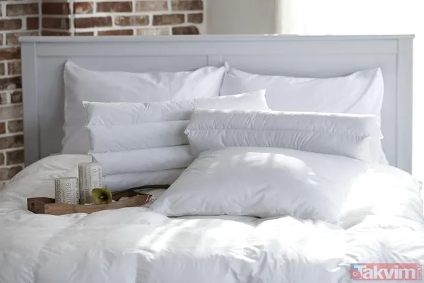 ✅ Alternatif Doğal Temizlik Yöntemleri Uzmanlar, Yastık Temizliğinde Şu Yöntemleri Öneriyor: Sıcak Su + Beyaz Sabun (Castile Soap) İle Ön Islatma Beyaz Sirke Ve...