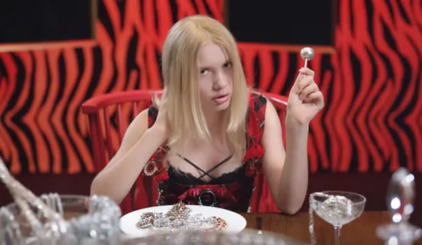 Aleyna Tilki'nin yatak sahnesi olay oldu! Exxen Bu Benim Masalım'ın fragmanı eleştiri yağmuruna tutuldu...-6