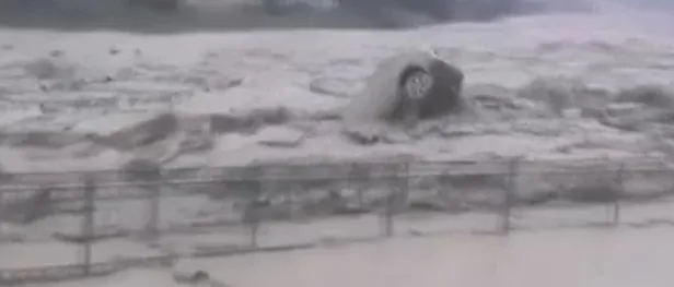 Sinop'ta korkutan görüntü! Kuvvetli sağanak sonrası Ayancık Çayı taştı araçlar sürüklendi: O anlar kamerada-5