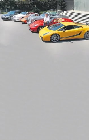 Ali Ağaoğlu araçları sever!