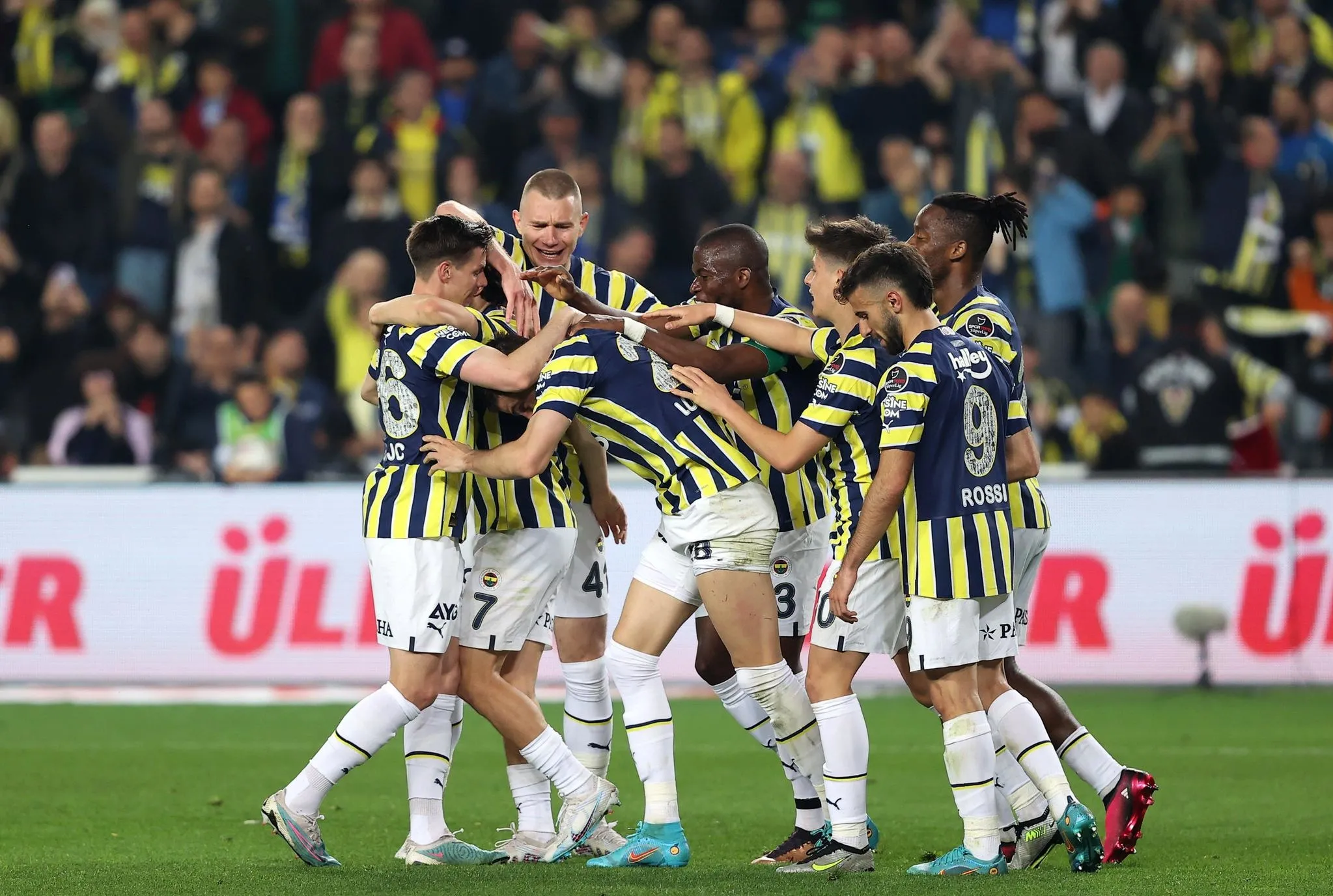 Fenerbahçeli yıldız Yunanistan yolcusu!