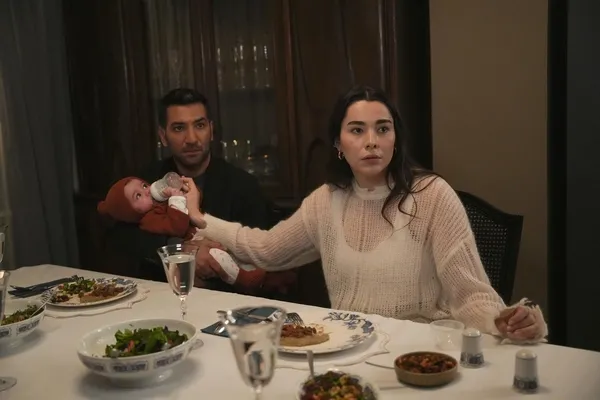 aldatmak-44-bolum-fragmani-nefes-kesti-eski-esi-tarik-yenersoydan-supheleniyorum-1698990653114.jpg Aldatmak 44. bölüm fragmanı nefes kesti: Eski eşi Tarık Yenersoy’dan şüpheleniyorum!-2