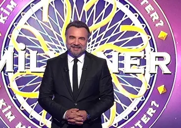 Ahmet Hamdi Tanpınar'ın toplam 5 bölümden oluşan 5 Şehir adlı eserinde adların geçtiği bölümlerin altında anlatılan kaç şehir vardır?