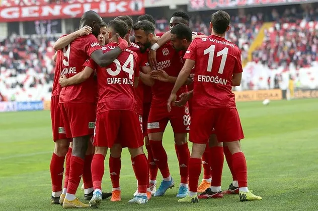 Sivasspor, Süper Lig'in 9. haftasında Antalyaspor'u 2-1 ile geçti!
