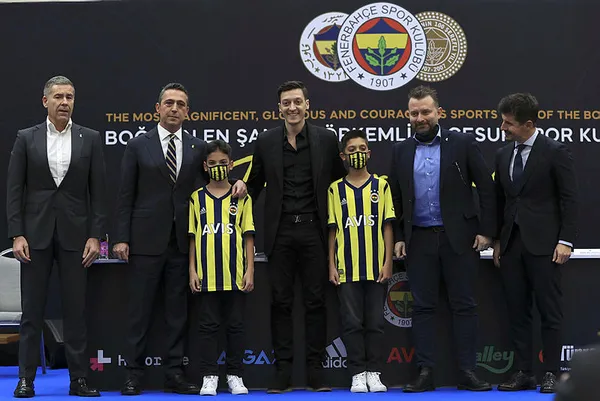 1611826313400.jpg Fenerbahçe Galatasaray'ı 6'ya katladı! Mustafa Cengiz büyük umutlarla başlatmıştı ama...-2