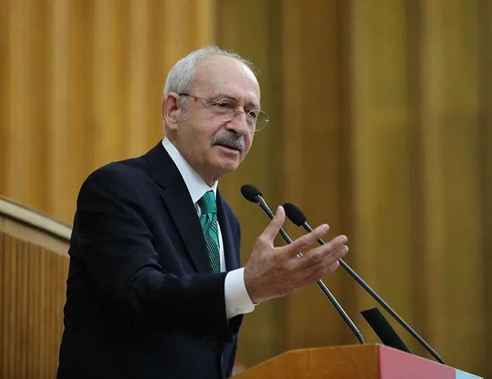 İngiliz FT CHP’deki adaylık savaşını yazdı!