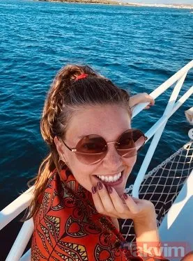 Aslı Enver kız kardeşi ile sosyal medyayı salladı! 36 yaşındaki Aslı Enver tekneden paylaştı...