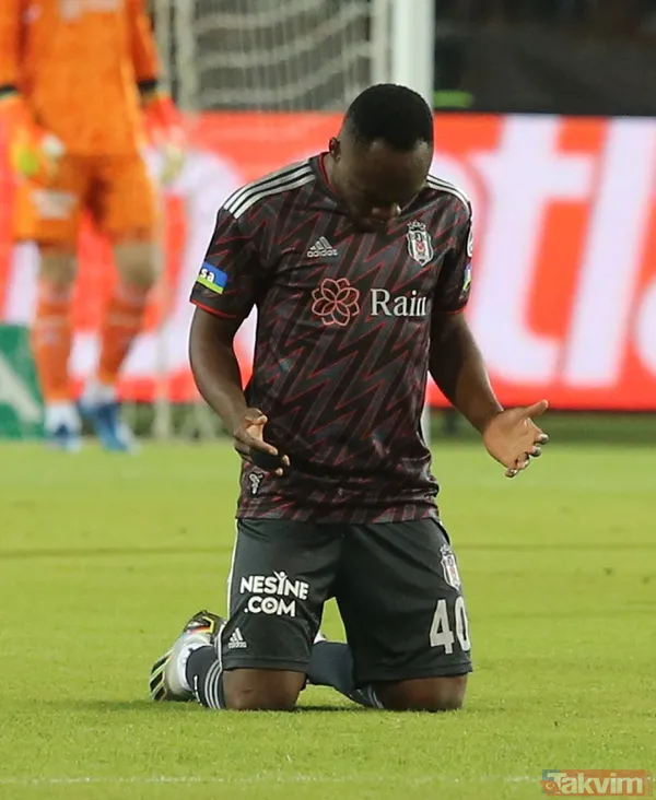 Siyah Beyazlı Taraftarlar Mağlubiyet Sonrası Tecrübeli Teknik Direktörü İstifaya Davet Etti.