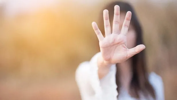 25-kasim-kadina-yonelik-siddetle-mucadele-gunu-mesajlari-sozleri-1637819347241.jpg 25 Kasım Kadına Yönelik Şiddetle Mücadele Günü mesajları, sözleri! 25 Kasım Kadına Yönelik Şiddetle Mücadele Günü nedir?-2