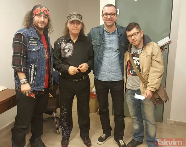 Farhi, Bugüne Kadar Birlikte Geçirdikleri Güzel Vakitler İçin Koray'a Teşekkür Etti Ve "Seni Selamlıyoruz Büyük Efsane, Müziğimizin Babası. Huzur İçinde Yat."...