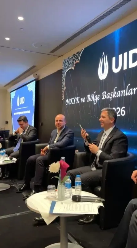 hatta-baskan-erdogan-var-uluslararasi-demokratlar-birliginin-belcikadaki-iftar-programina-telefonla-baglandi-1772145515511.jpeg Hatta Başkan Erdoğan var: Uluslararası Demokratlar Birliğinin Belçika'daki iftar programına telefonla bağlandı-3