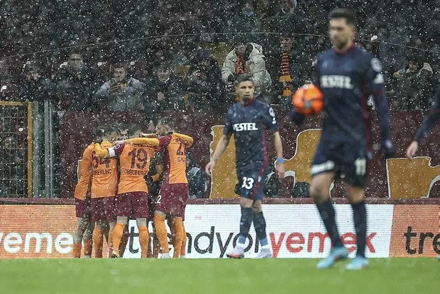 Aslantepe'de 'Fırtına' var! (Galatasaray 1-2 Trabzonspor MAÇ SONUCU / ÖZET)-7