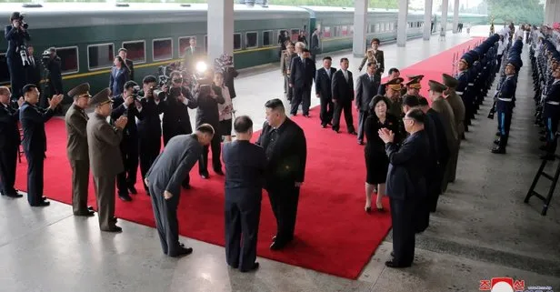 Dünya bu görüşmeyi canlı izliyor! Kim Jong-Un’un yeşil treni Rusya’da: Putin ile kritik toplantı için geri sayım başladı