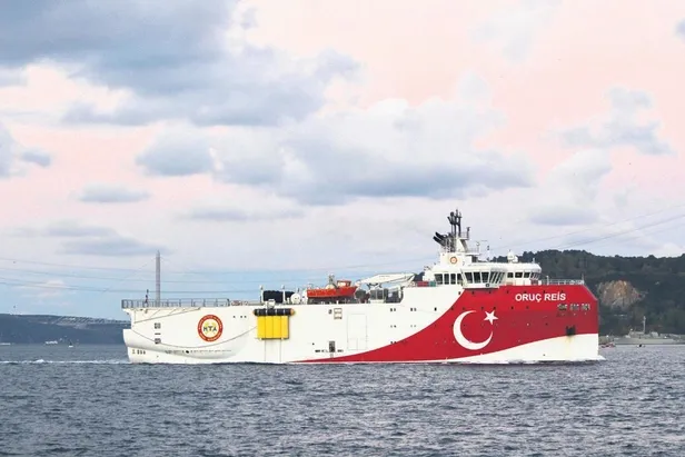 oruc-reisi-hedef-alan-fransiz-firkateyni-f-16larimiz-tarafindan-kilitlendi-kustah-macron-dilini-yuttu-1598747452062.jpeg Oruç Reis’i hedef alan Fransız fırkateyni, F-16’larımız tarafından kilitlendi! Küstah Macron dilini yuttu!-4