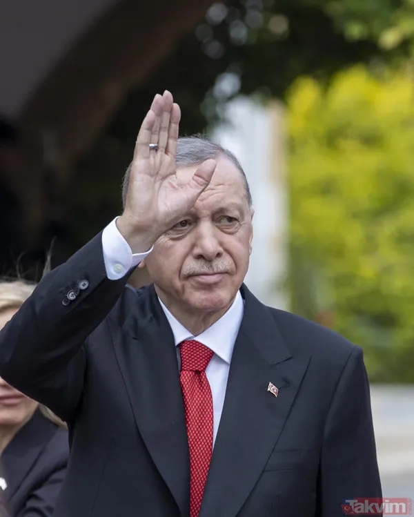 Seçim sonrası ilk yurt dışı ziyareti: Başkan Erdoğan, Kuzey Kıbrıs'ta! Dikkat çeken pankart: Sevdamız Mavi Vatan - 12