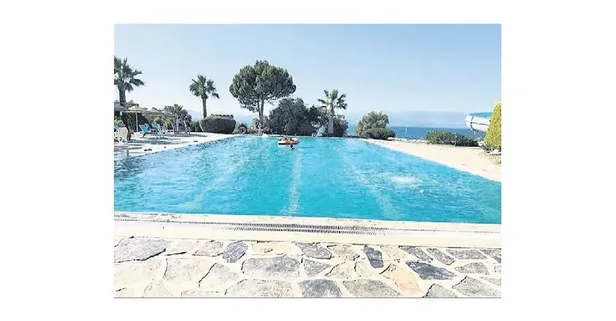 Yıllık 300 bin TL olan aidatları topladı! Tostçu açtı