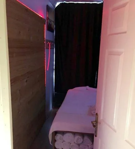 Tekirdağ'da masaj salonuna fuhuş operasyonu: 2 gözaltı-1