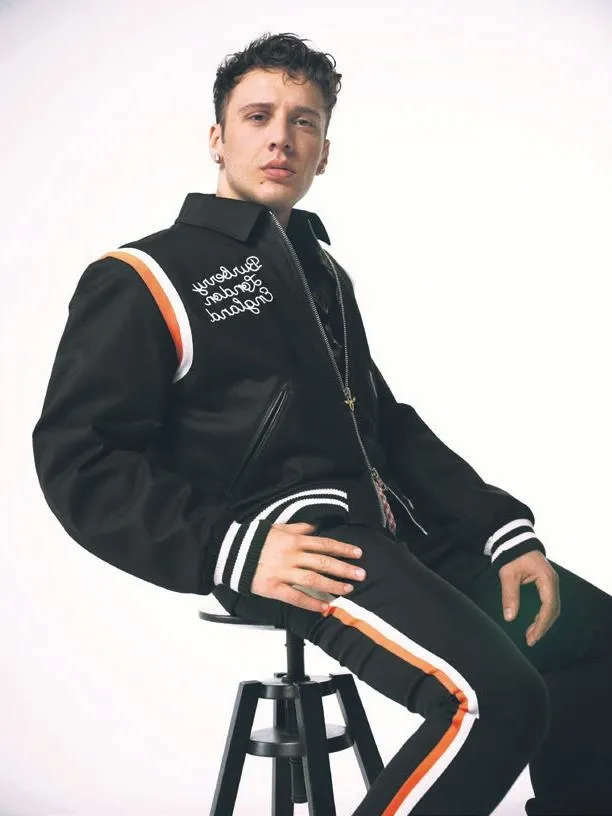 sahne-asiklarin-rapci-sefoyu-yeni-sevgilisi-melisa-dongel-en-onden-izledi-1679081058433.jpeg Sahne aşıkların! Rapçi Sefo’yu, yeni sevgilisi Melisa Döngel en önden izledi-3