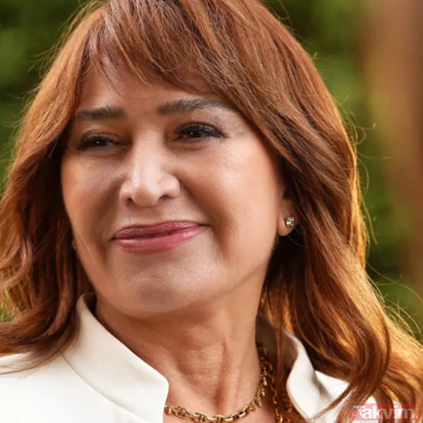 Sandık Kokusu Filiz’i Demet Akbağ’ın sır gibi sakladığı oğluna bakın! 3 evlilik yapmıştı! Annesinin kopyası! “Koca delikanlı olmuş” - 7