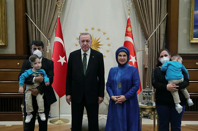 Başkan Erdoğan, siyam ikizlerini kabul etti