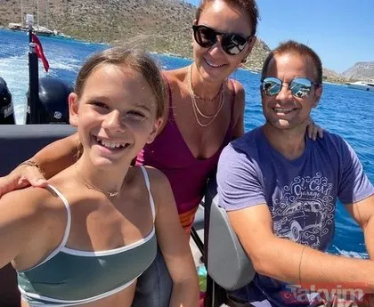 Pınar Altuğ ve eşi Yağmur Atacan tekneden paylaştı bikinili Pınar sosyal medyayı salladı! Kayınvalideden yorum gecikmedi bakın ne dedi