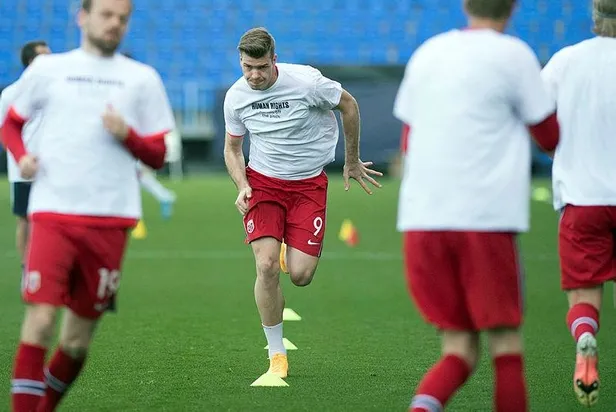 sorlothtan-fenerbahce-ve-trabzonspora-kotu-haber-1628088000498.jpeg Sörloth’tan Fenerbahçe ve Trabzonspor'a kötü haber!-2