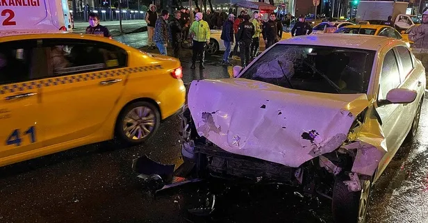 Son dakika: Şişli'de hatalı dönüş yapan araç ortalığı birbirine kattı! 5 yaralı