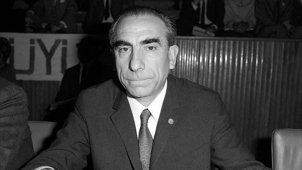 MHP Genel Başkanı Devlet Bahçeli'den 'Alparslan Türkeş' mesajı: Milli gönüllerde silinmeyecek izler bırakmıştır-6