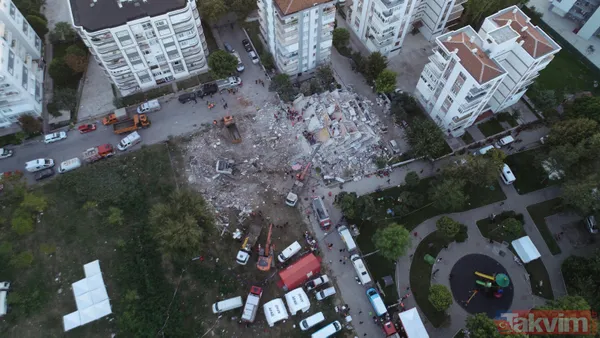 İzmir Seferihisar'da meydana gelen depremin yarattığı yıkım sabah havadan görüntülendi - 17