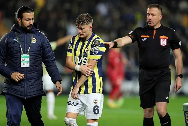 fenerbahce-zorlu-sivasspor-macinda-10-kisi-kalmasina-ragmen-3-puani-almayi-basardi-1667848589395.jpeg Fenerbahçe zorlu Sivasspor maçında 10 kişi kalmasına rağmen 3 puanı almayı başardı-12