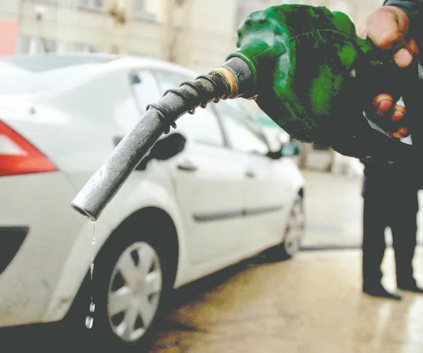 Benzine bir indirim daha yolda! Araç sahiplerine müjde-2