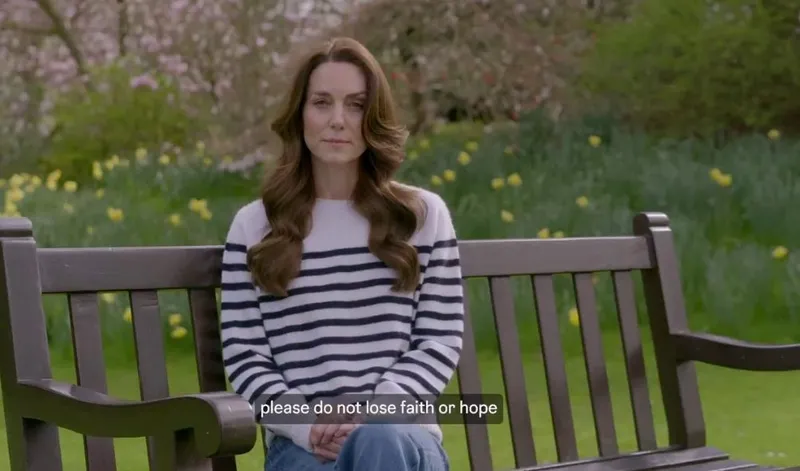 herkes-onu-ariyordu-galler-prensesi-kate-middleton-ortaya-cikti-meger-kanser-tedavisi-goruyormus-1711133804172.jpeg Galler Prensesi Kate Middleton çektiği video ile ortaya çıktı | İngiltere'yi sarsan haberi kendisi duyurdu! Bunca zaman neredeydi?-9