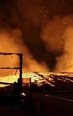 Kocaeli'de kağıt fabrikasında büyük yangın